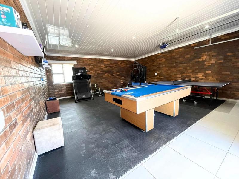 10 Bedroom Property for Sale in Chatsworth Western Cape